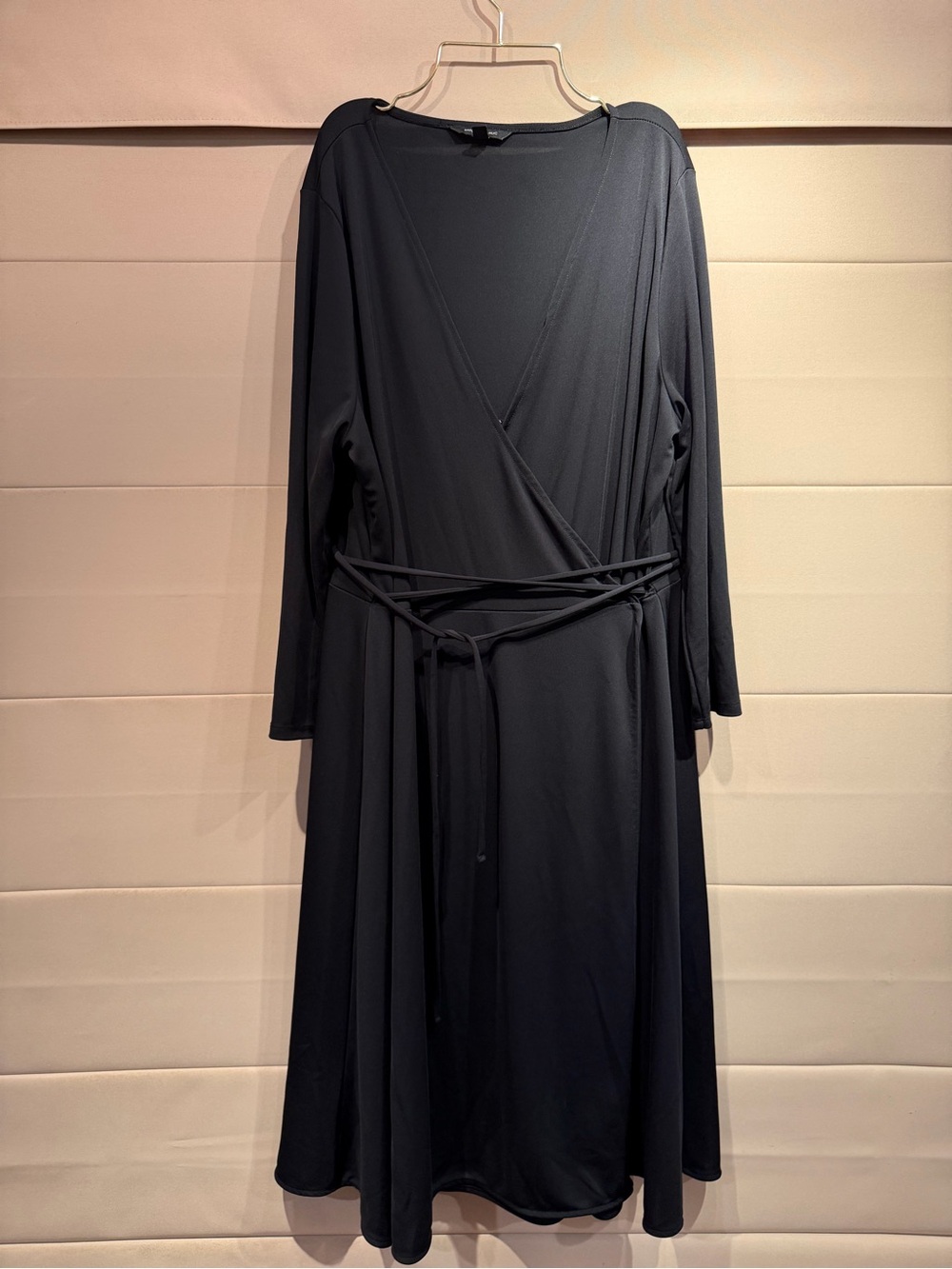 Banana Republic Wrinkle-Resistant Wrap Dress — Black